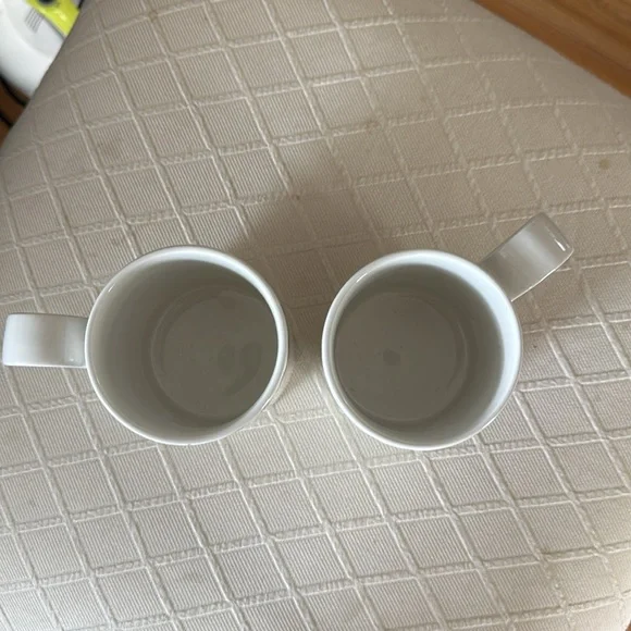 PORTMEIRION Charming White and Red Ceramic Mugs with Strawberry Design - Picture 4 of 4